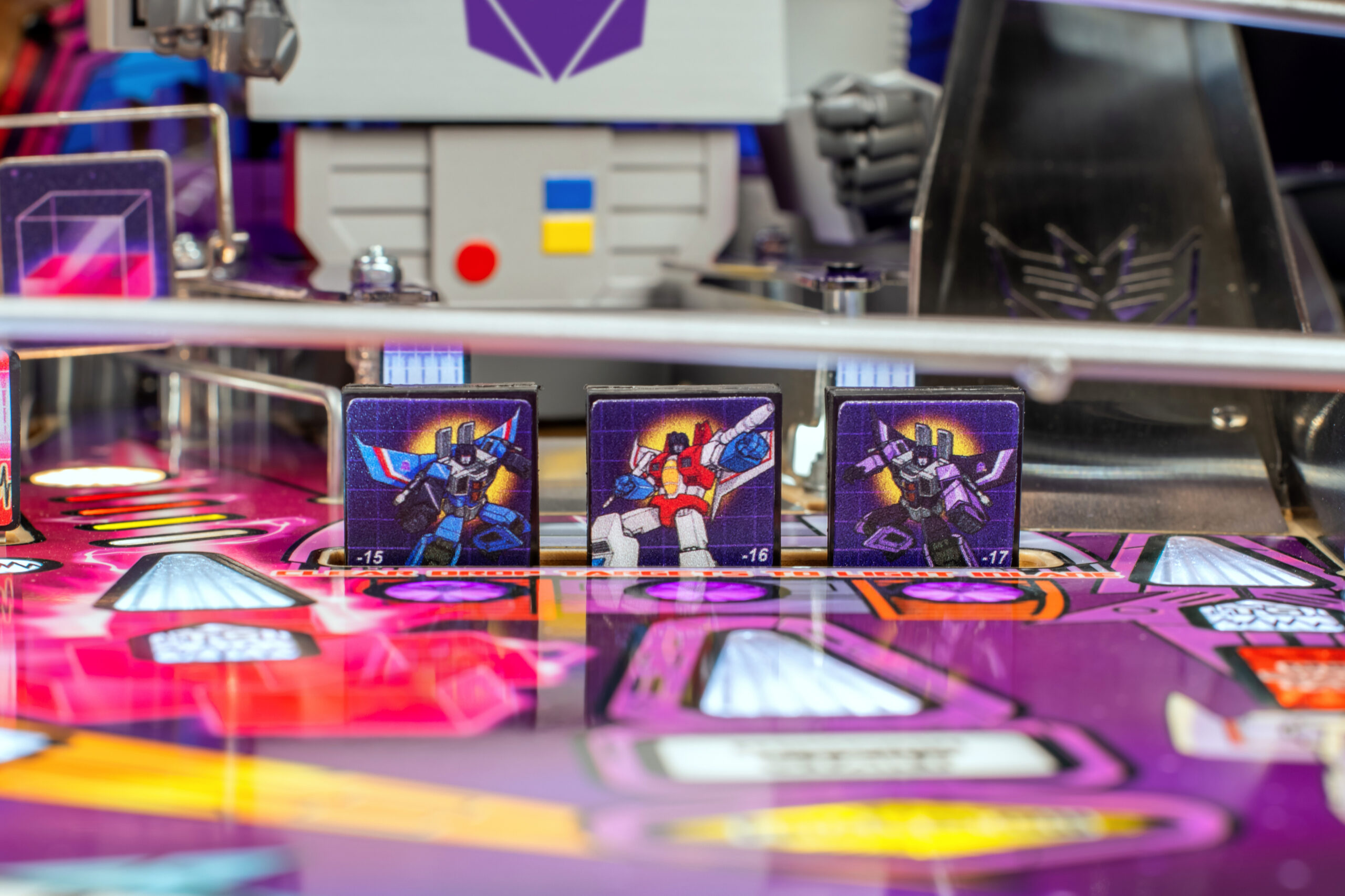 TRANSFORMERS: More Than Meets the Eye Pro - Image 4
